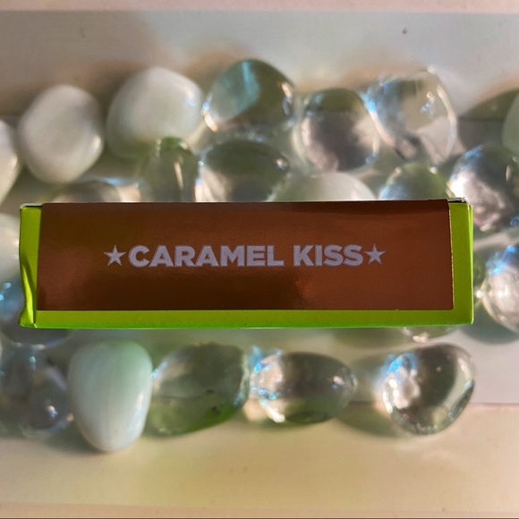 Jeffree Star Supreme Frost Highlighter - Picture 3 of 3